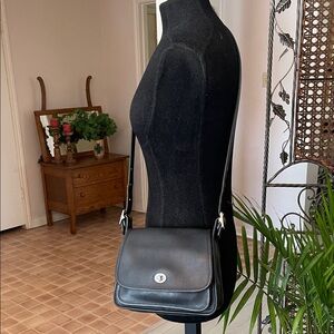 Vintage Coach Black Leather Crossbody Bag 6061